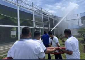 Tingkatkan Kesigapan Petugas, Lapas Binjai Gelar Simulasi Penanganan Kebakaran Dengan Dinas Damkar Pemko Medan