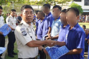 Wujud Nyata Pelayanan Prima, Lapas Narkotika Langkat Bagikan Paket Alat Mandi dan Pakaian untuk Warga Binaan