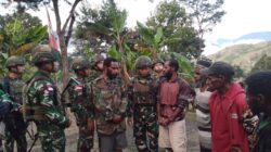 “Duka Satu Orang, Jadi Duka Torang Semua” Satgas Yonif 645/GTY Pos Kurima Melayat ke Warga Kampung Hoguma Distrik Kurima