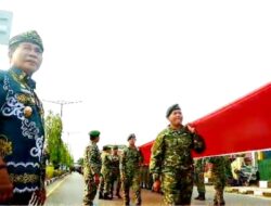 Lautan Manusia dan Sang Saka: Aksi Heroik Pemuda Kaltara Bentangkan Bendera 2.026 Meter