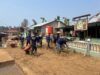 Lapas Sibolga Bersama TNI Bantu Bersihkan Rumah dan Fasilitas Umum Warga Terdampak Banjir